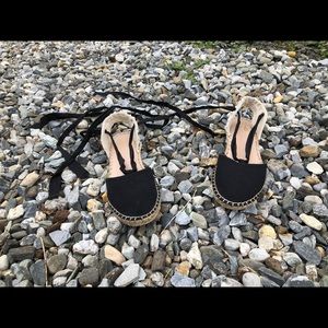 Wrap around the ankle ballet flats